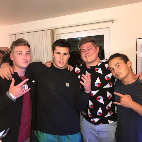 Meet your Posher, Sean - Picture 1 of 1